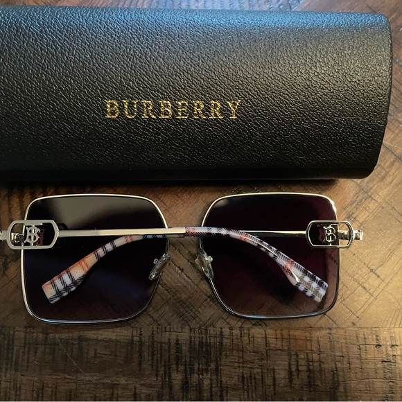 Burberry Sunglasses - Picture 3 of 5